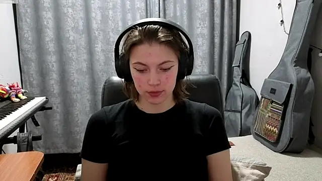 CutieAnny online show from May 2026 08:14:02 PM