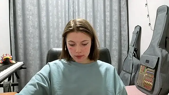 CutieAnny online show from May 2026 07:19:02 PM