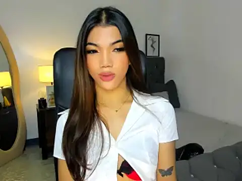 Snapshot of CassieSommereux chatting on November 2025 05:51:02 PM CassieSommereux online show from November 2025 05:51:02 PM