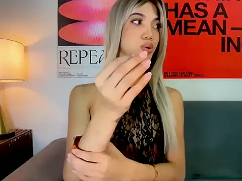 CassieSommereux online show from February 2026 07:47:02 PM