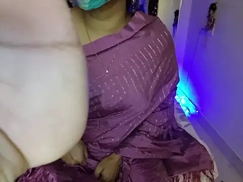 hot spicey online show from May 2026 04:58:02 PM
