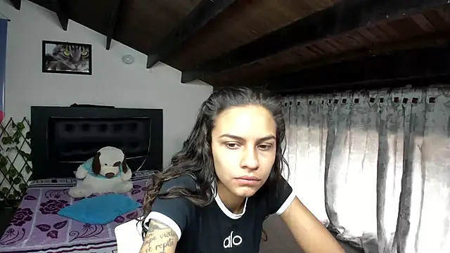 Skylovershot online show from November 2025 01:43:03 PM