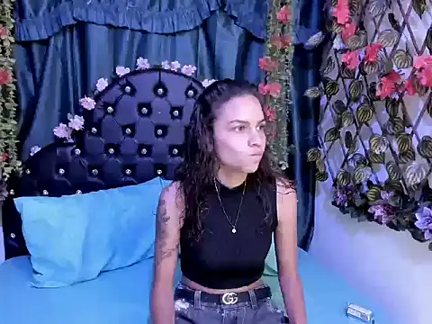 Skylovershot online show from March 2026 01:43:02 PM