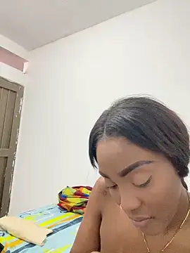 zaracollins01 online show from December 2025 05:29:02 PM