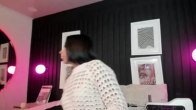 Manelyk evanss  online show from March 2026 05:41:02 PM