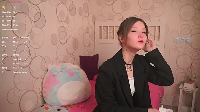 DongMolt online show from November 2025 08:00:01 PM