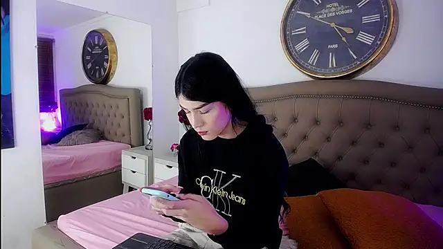 AuroraRicci online show from October 2025 12:41:02 PM