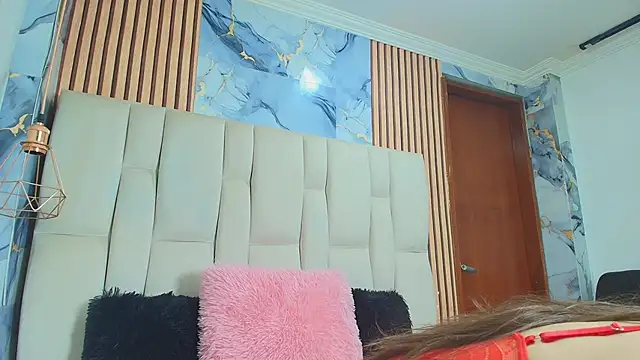 Dafne castro  online show from March 2026 06:37:01 PM