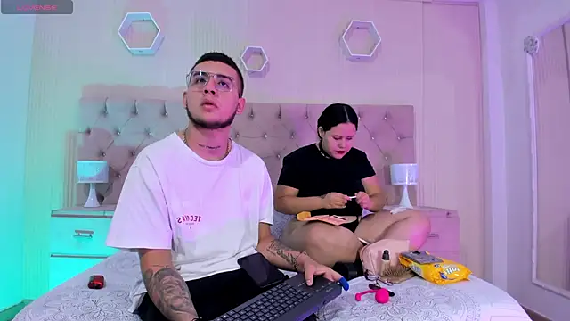 AresAndGabby online show from October 2025 12:57:02 PM