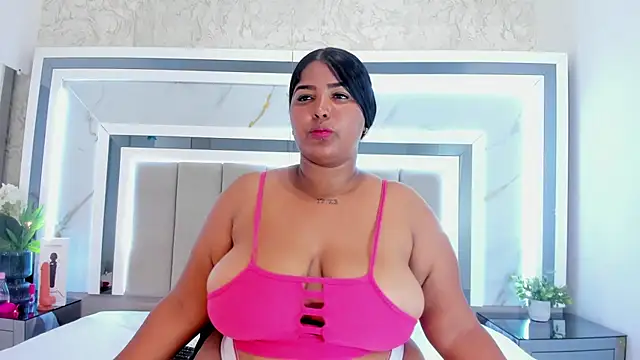 Snapshot of JuliethaVillalobos chatting on November 2025 08:53:01 PM JuliethaVillalobos online show from November 2025 08:53:01 PM