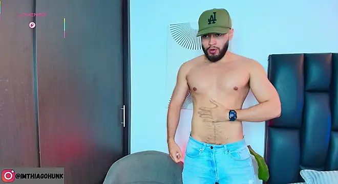 ThiagoHunk online show from April 2026 09:50:02 PM