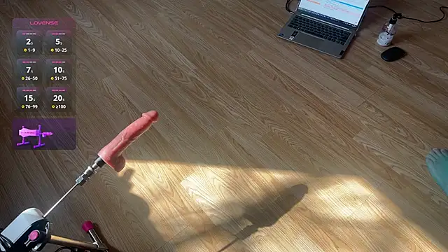 femboydani x online show from April 2026 02:17:02 PM