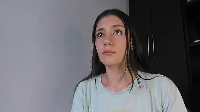 Snapshot of catalella_0 chatting on September 2025 09:37:01 PM catalella 0 online show from September 2025 09:37:01 PM