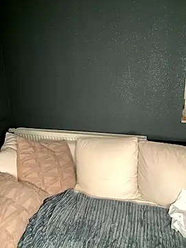 Snapshot of Nola_Luxx-offiziell chatting on January 2026 06:22:02 PM Nola Luxx-offiziell online show from January 2026 06:22:02 PM