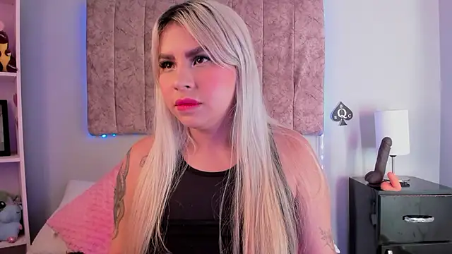 Snapshot of naomi_sanz chatting on February 2026 07:48:01 AM naomi sanz online show from February 2026 07:48:01 AM