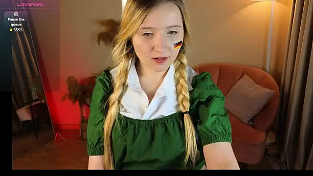 Snapshot of Milana_Key chatting on September 2025 10:02:01 PM Milana Key online show from September 2025 10:02:01 PM