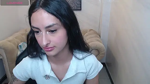 Tifany v online show from October 2025 01:07:01 PM