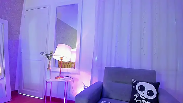 Snapshot of AnniieCooper chatting on November 2025 01:44:02 PM AnniieCooper online show from November 2025 01:44:02 PM