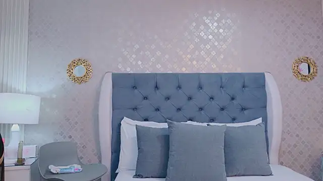 ZoeWilliis online show from May 2026 12:35:01 PM