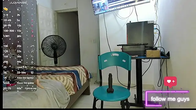 lunna noir online show from November 2025 07:46:02 PM