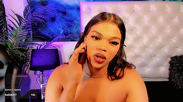 Valeria Swett  online show from May 2026 08:44:02 AM