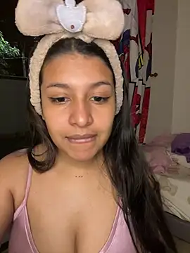  Chloe Smith online show from May 2026 11:45:02 PM