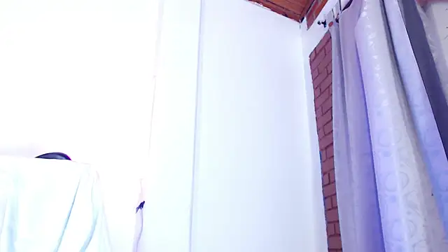 aura-monet online show from October 2025 04:40:02 AM