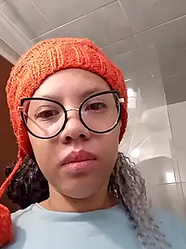 gigi1326 online show from October 2025 05:59:01 PM