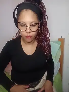 gigi1326 online show from November 2025 02:43:01 AM