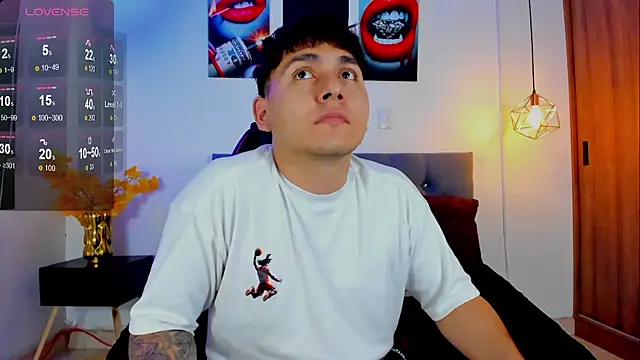 Nicolas James Sc online show from November 2025 01:33:02 PM