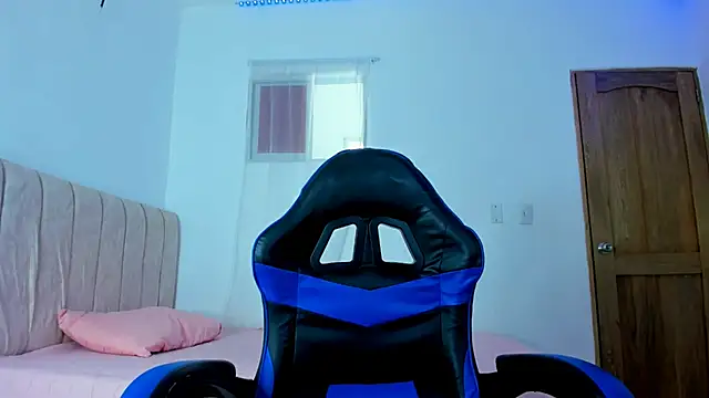 Snapshot of magic_mike_26 chatting on November 2025 12:51:01 PM magic mike 26 online show from November 2025 12:51:01 PM