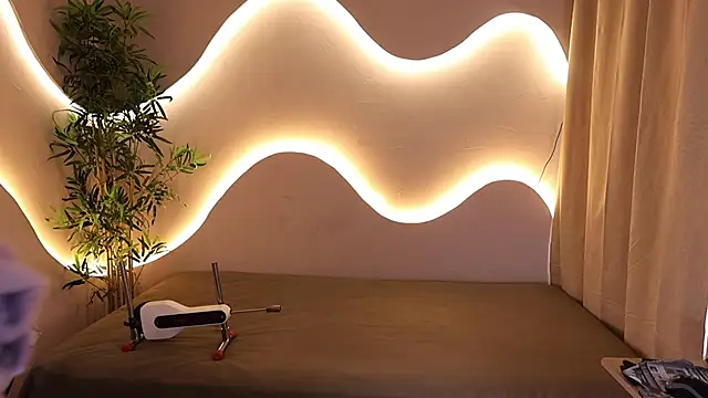 Snapshot of Mystic_blue chatting on October 2025 12:47:01 PM Mystic blue online show from October 2025 12:47:01 PM