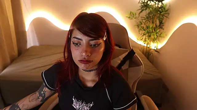 Snapshot of Mystic_blue chatting on October 2025 12:39:02 PM Mystic blue online show from October 2025 12:39:02 PM