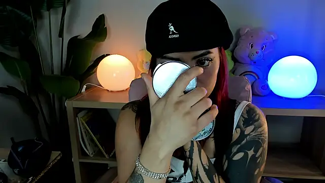 Snapshot of Mystic_blue chatting on December 2025 12:36:02 PM Mystic blue online show from December 2025 12:36:02 PM