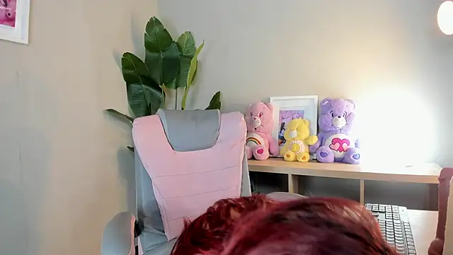 Snapshot of Mystic_blue chatting on December 2025 12:44:02 PM Mystic blue online show from December 2025 12:44:02 PM