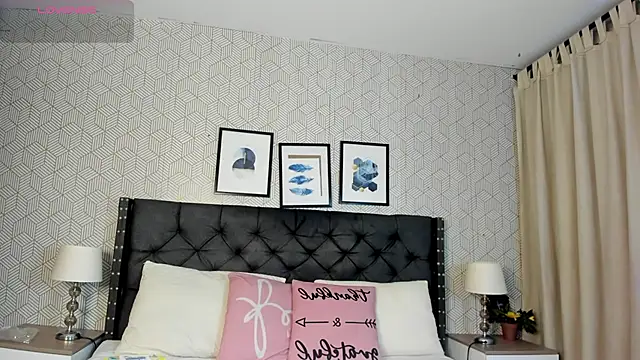 sophie  blare online show from May 2026 07:31:02 PM