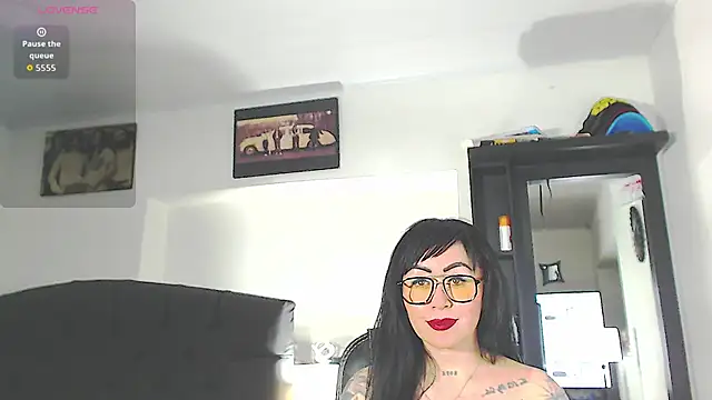 Vicky hotmilf online show from November 2025 03:01:02 PM