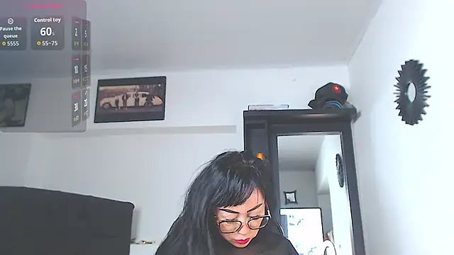 Vicky hotmilf online show from May 2026 08:33:01 AM