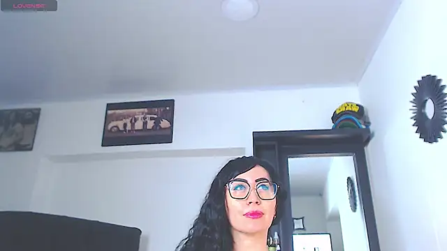 Vicky hotmilf online show from June 2026 11:14:02 AM