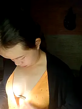 KumChyn online show from November 2025 01:59:02 AM