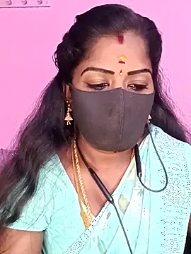Snapshot of tamilammukuttyy chatting on April 2026 07:52:01 AM tamilammukuttyy online show from April 2026 07:52:01 AM