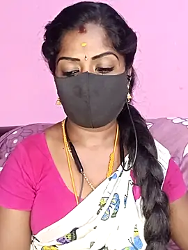 Snapshot of tamilammukuttyy chatting on April 2026 05:01:02 AM tamilammukuttyy online show from April 2026 05:01:02 AM