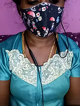 Snapshot of tamilammukuttyy chatting on May 2026 03:18:02 PM tamilammukuttyy online show from May 2026 03:18:02 PM