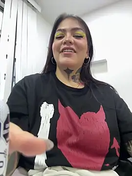 Snapshot of MAGIC_TESSA chatting on February 2026 04:36:02 PM MAGIC TESSA online show from February 2026 04:36:02 PM