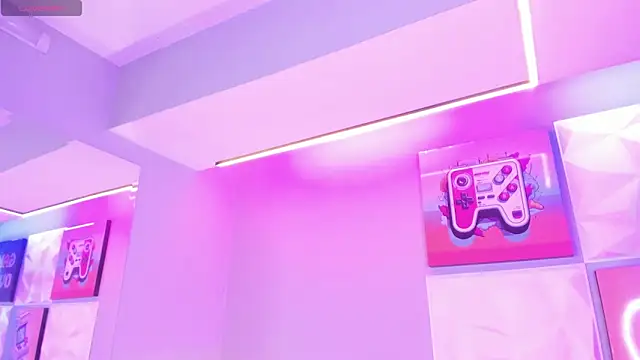 LindaWz  online show from November 2025 07:11:02 AM