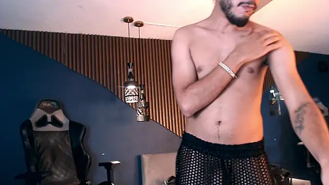 Snapshot of Boss_Domiinator chatting on September 2025 03:13:01 PM Boss Domiinator online show from September 2025 03:13:01 PM