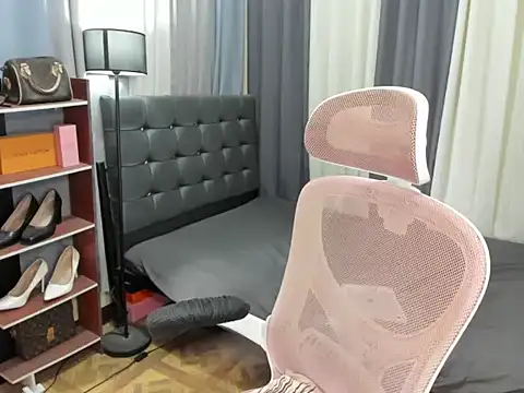 Snapshot of Seductive_Margaux chatting on March 2026 05:59:01 AM Seductive Margaux online show from March 2026 05:59:01 AM