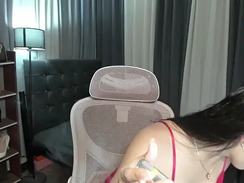 Snapshot of Seductive_Margaux chatting on March 2026 05:45:02 AM Seductive Margaux online show from March 2026 05:45:02 AM