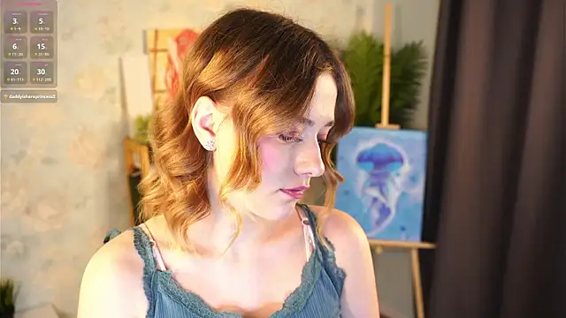 Snapshot of HollieCollelo chatting on February 2026 03:05:01 AM HollieCollelo online show from February 2026 03:05:01 AM