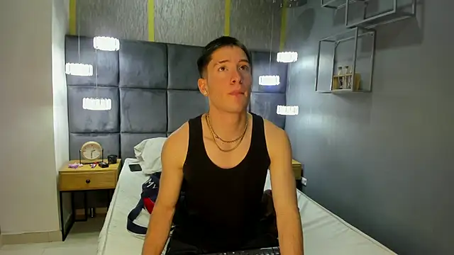 HunterHeat  online show from September 2025 12:40:01 PM